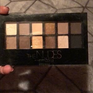 The NUDES ( Maybelline )